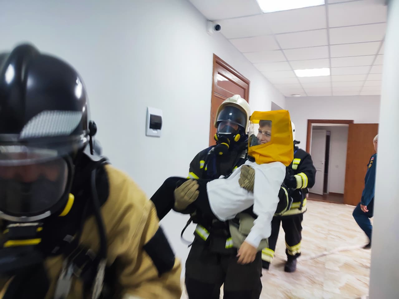 Пожарно–тактические занятия ПЧ-53 на объекте образования